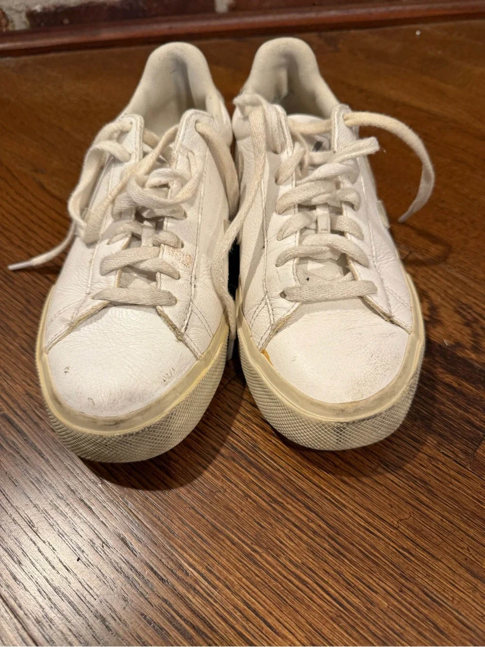 Veja Low-Top Sneakers in Off-White/Cream